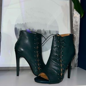 Shoedazzle open toe Hunter green bootie